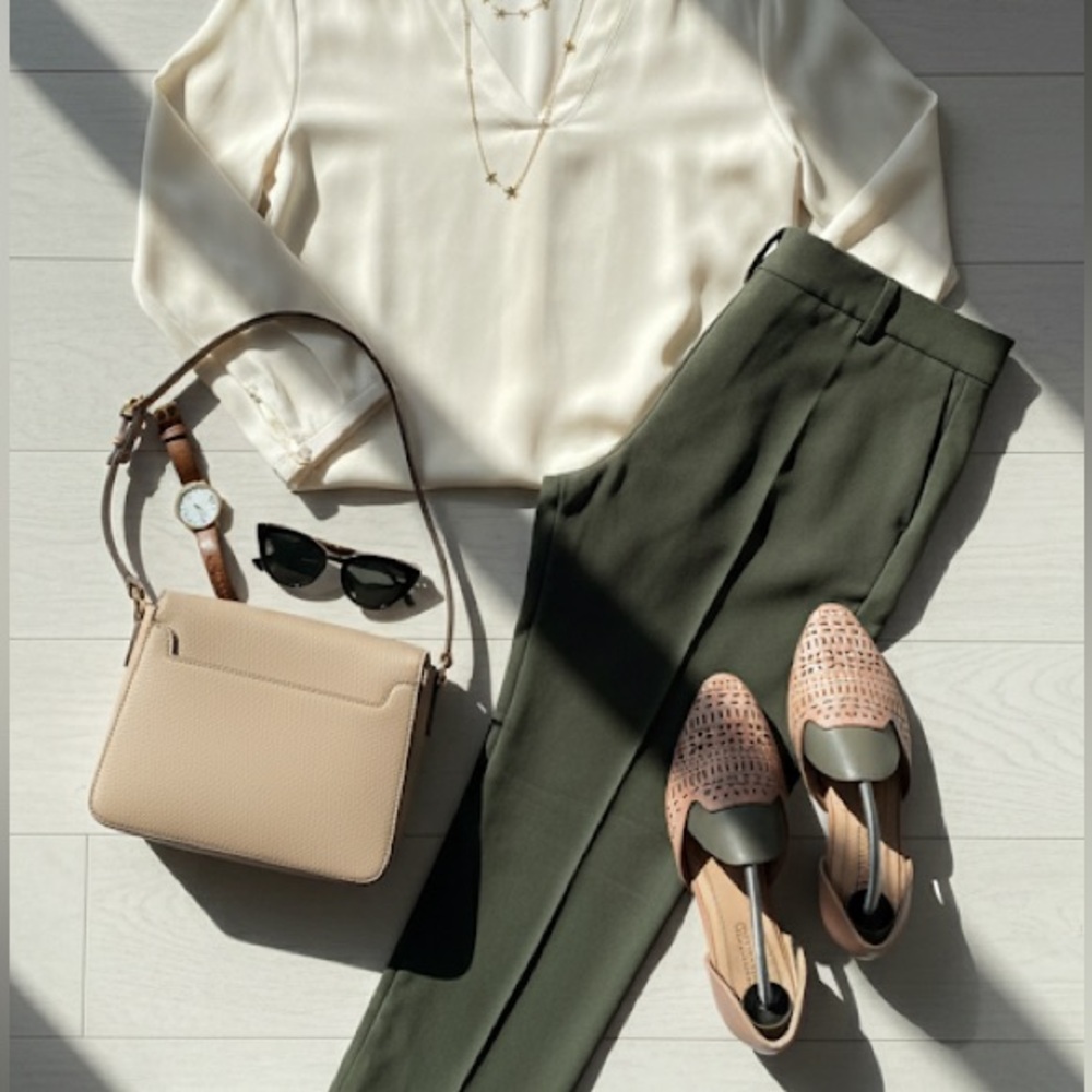 Restricted Women's Nude Loafers